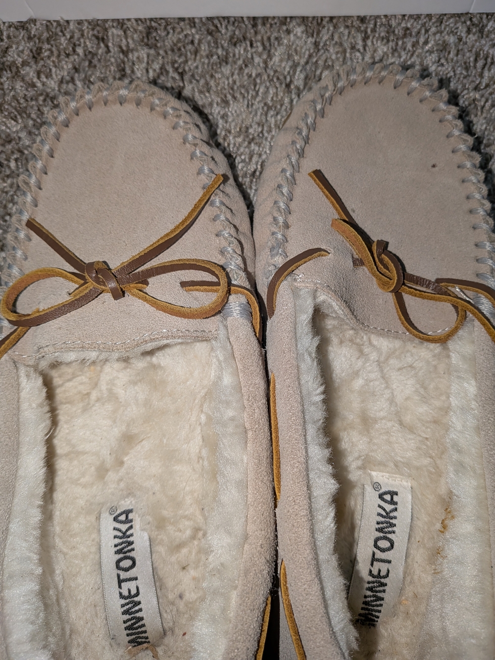Minnetonka Women's Beige Suede Fur-Lined Moccasin - Picture 4 of 6